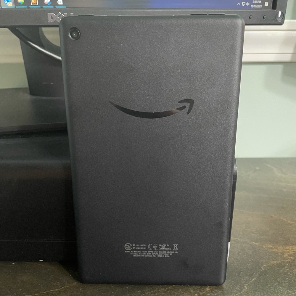 Amazon Fire 7 Tablet + case - Picture 2 of 6
